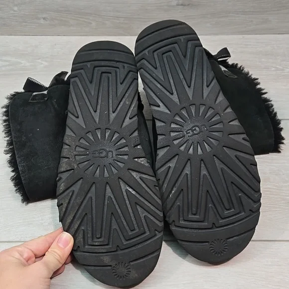 Ugg Australia Women's Baile Back Bow Black Suede Boots Sheepskin Shoes Sz 8